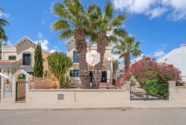 Tweedehands - Villa -
Orihuela Costa - Costa Blanca