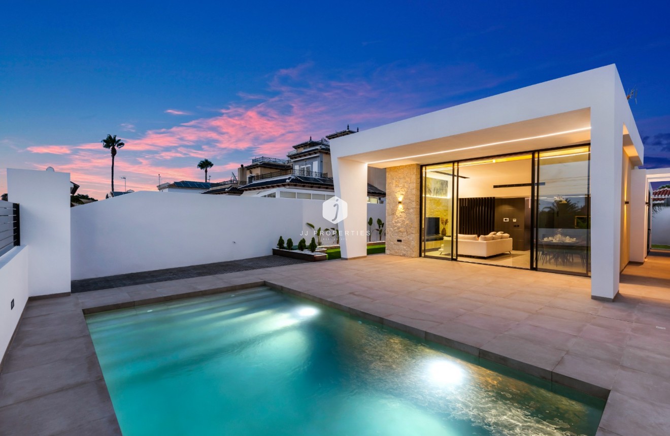 Tweedehands - Villa -
El Chaparral - Inland