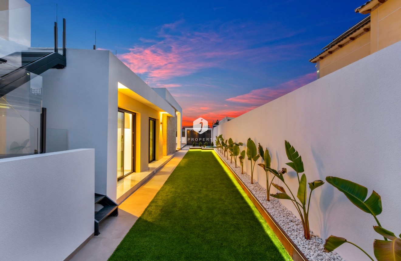 Tweedehands - Villa -
El Chaparral - Inland