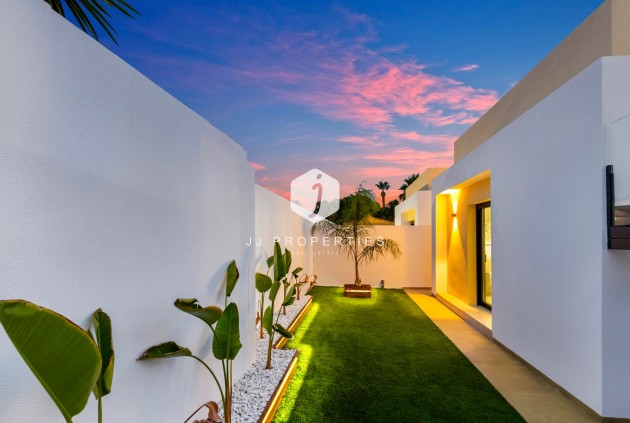 Tweedehands - Villa -
El Chaparral - Inland