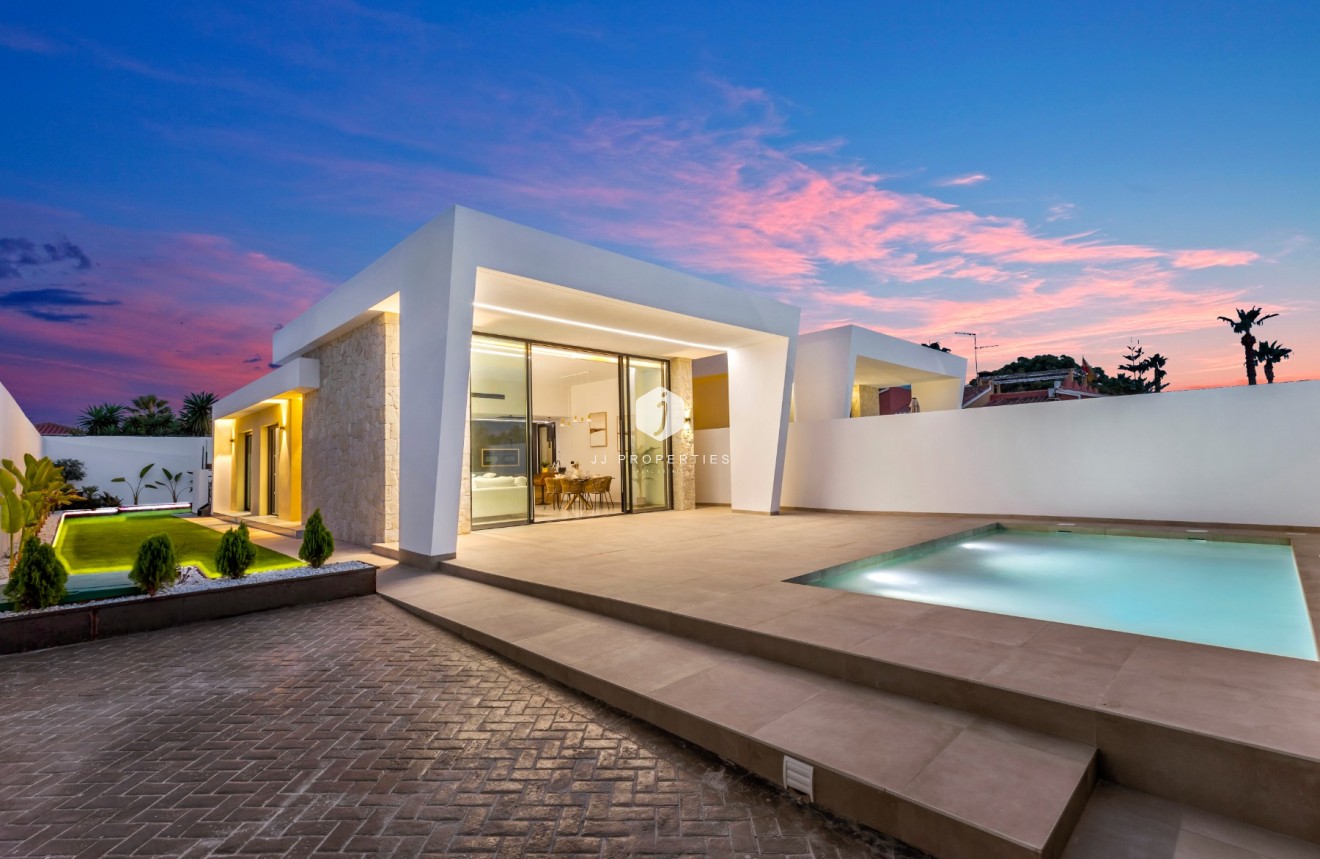 Tweedehands - Villa -
El Chaparral - Inland