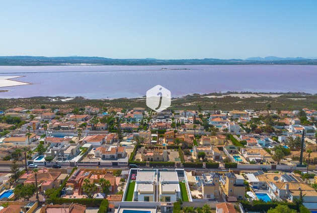 Tweedehands - Villa -
El Chaparral - Inland