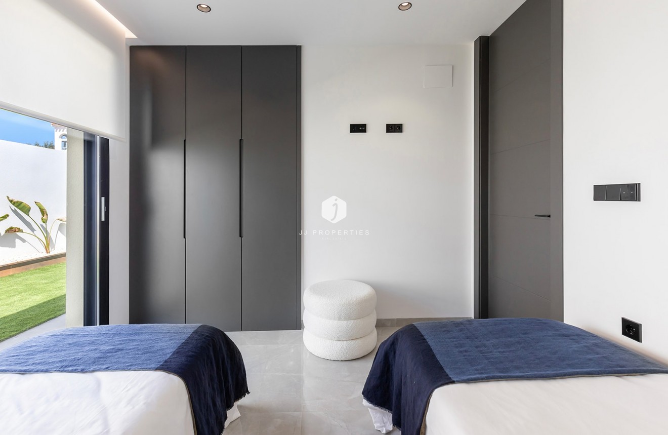 Tweedehands - Villa -
El Chaparral - Inland