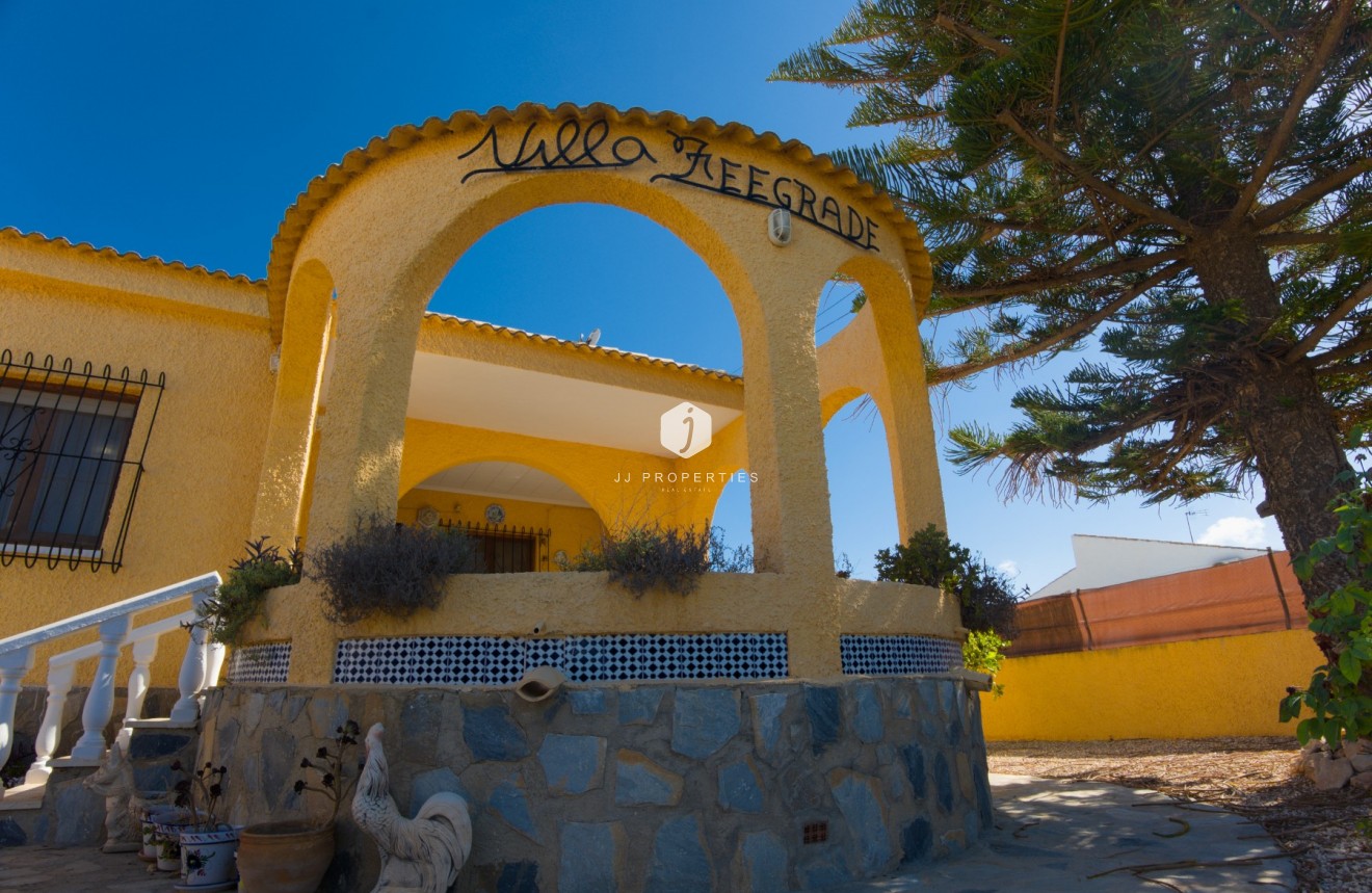 Tweedehands - Villa -
La Siesta - Costa Blanca