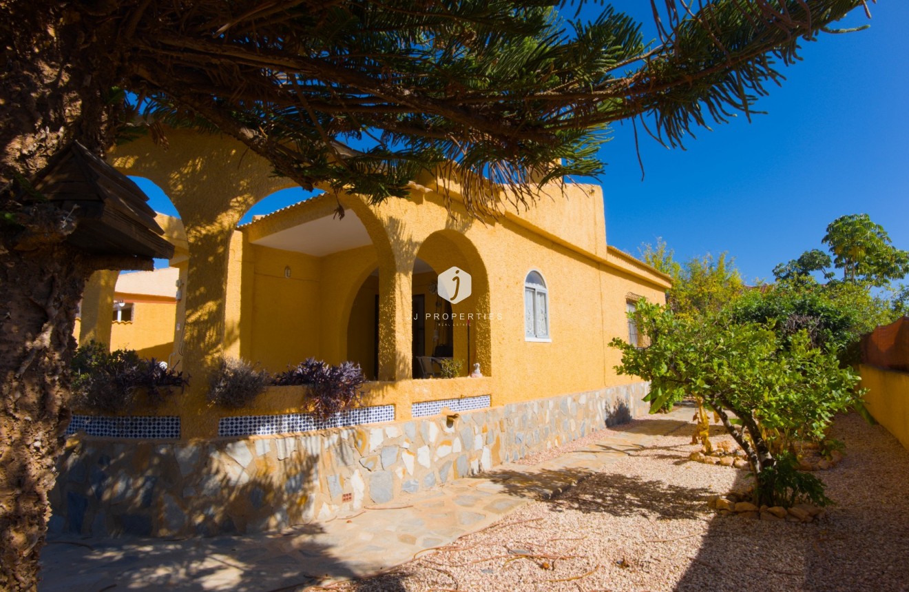 Tweedehands - Villa -
La Siesta - Costa Blanca
