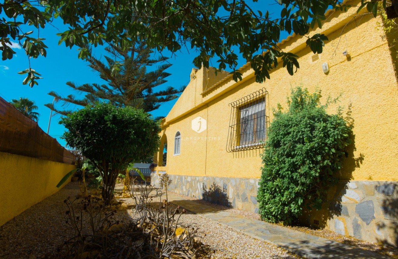 Tweedehands - Villa -
La Siesta - Costa Blanca