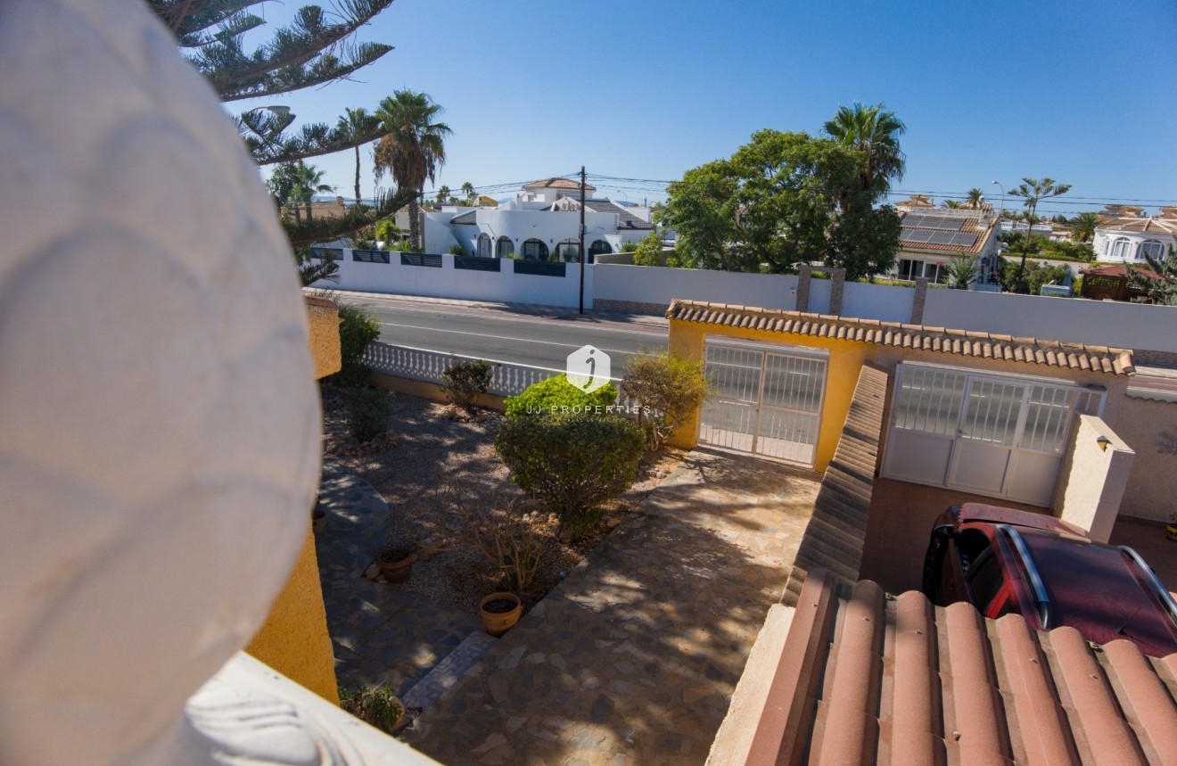 Tweedehands - Villa -
La Siesta - Costa Blanca