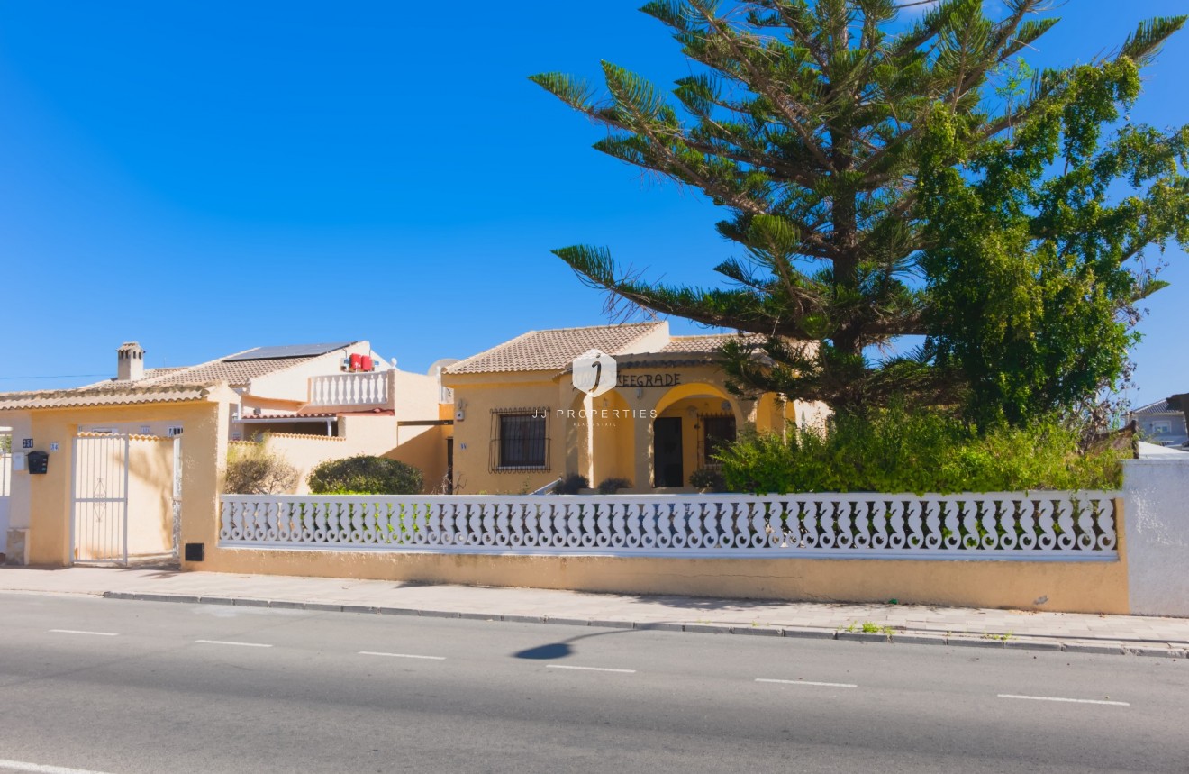 Tweedehands - Villa -
La Siesta - Costa Blanca