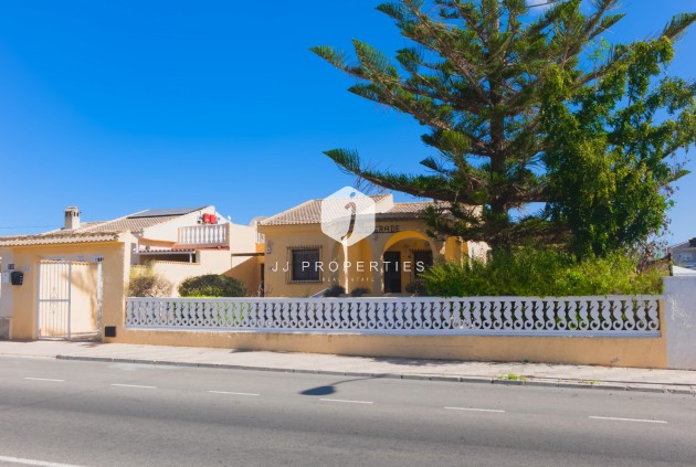 Tweedehands - Villa -
La Siesta - Costa Blanca