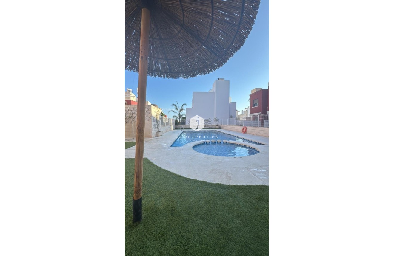 Tweedehands - Bungalow -
Torrevieja - Costa Blanca