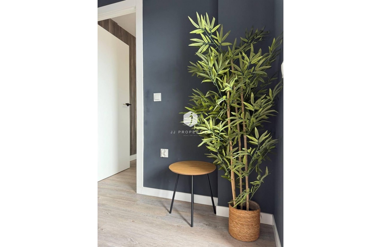 Tweedehands - Appartement / flat -
Torrevieja - Centro