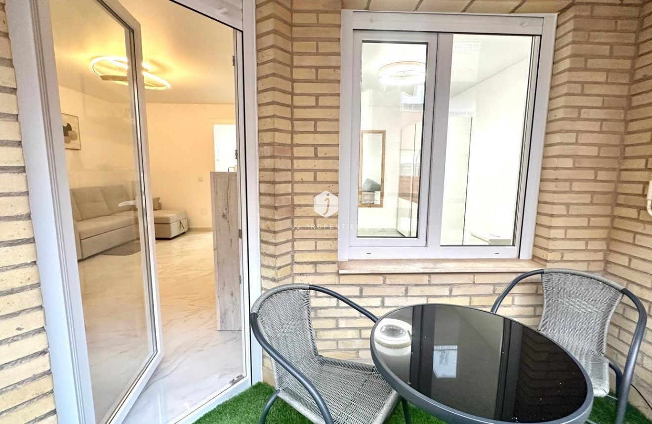 Tweedehands - Appartement / flat -
Torrevieja - Playa del Cura