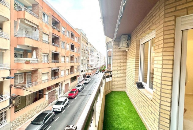 Tweedehands - Appartement / flat -
Torrevieja - Playa del Cura