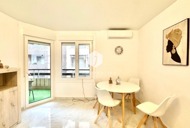 Tweedehands - Appartement / flat -
Torrevieja - Playa del Cura