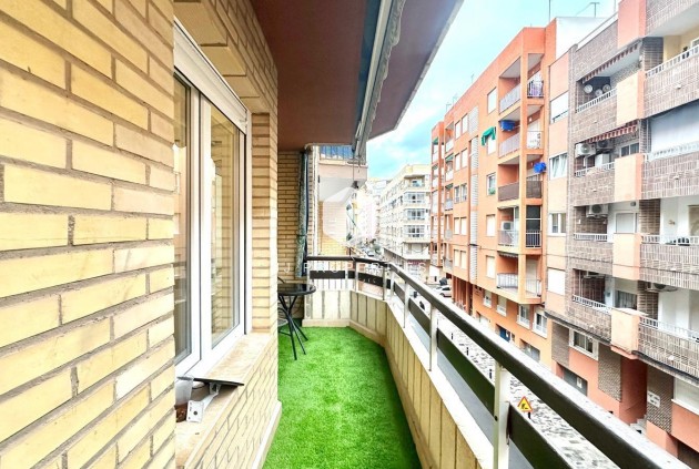 Tweedehands - Appartement / flat -
Torrevieja - Playa del Cura