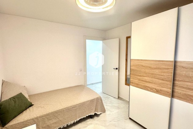 Tweedehands - Appartement / flat -
Torrevieja - Playa del Cura