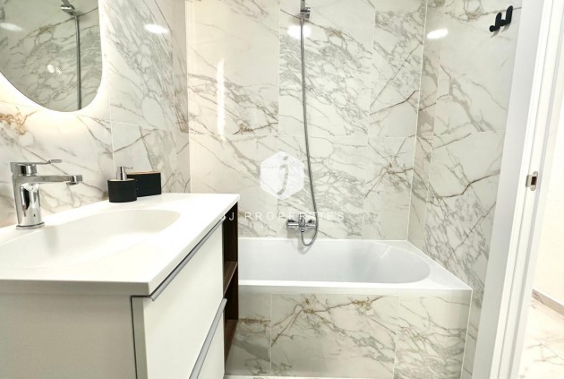 Tweedehands - Appartement / flat -
Torrevieja - Playa del Cura