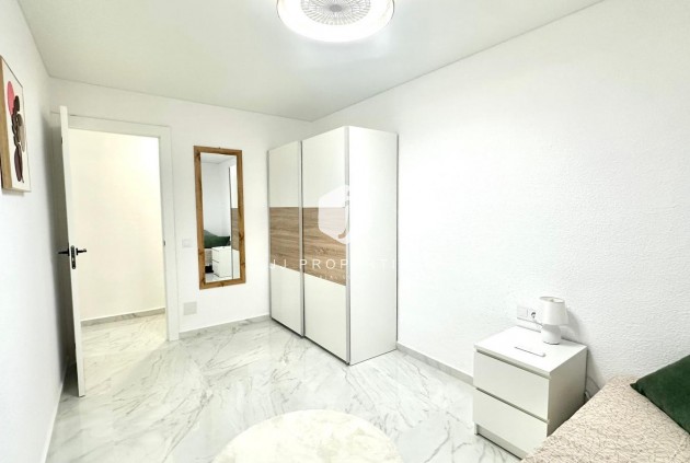 Tweedehands - Appartement / flat -
Torrevieja - Playa del Cura