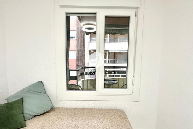 Tweedehands - Appartement / flat -
Torrevieja - Playa del Cura