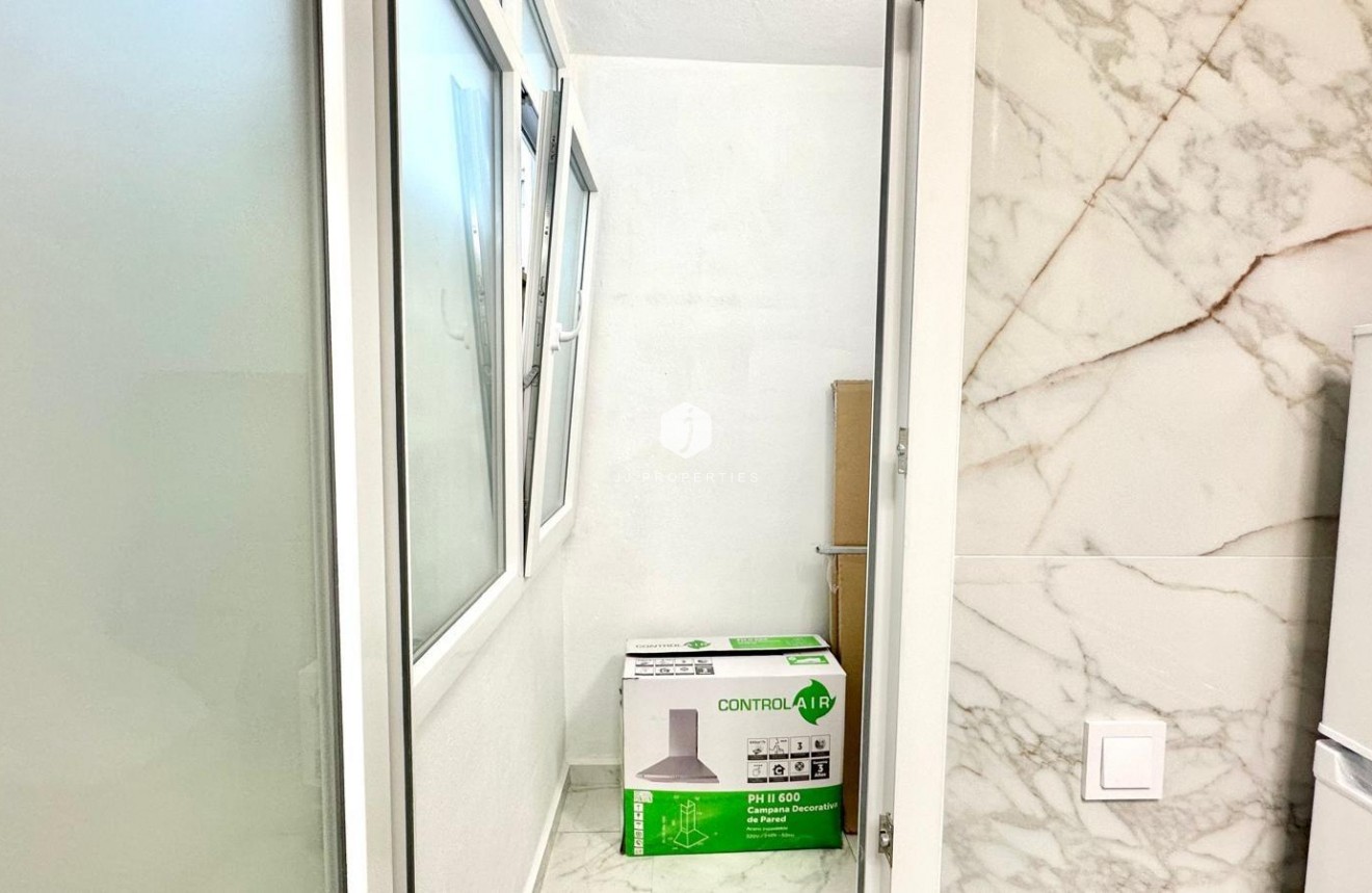 Tweedehands - Appartement / flat -
Torrevieja - Playa del Cura