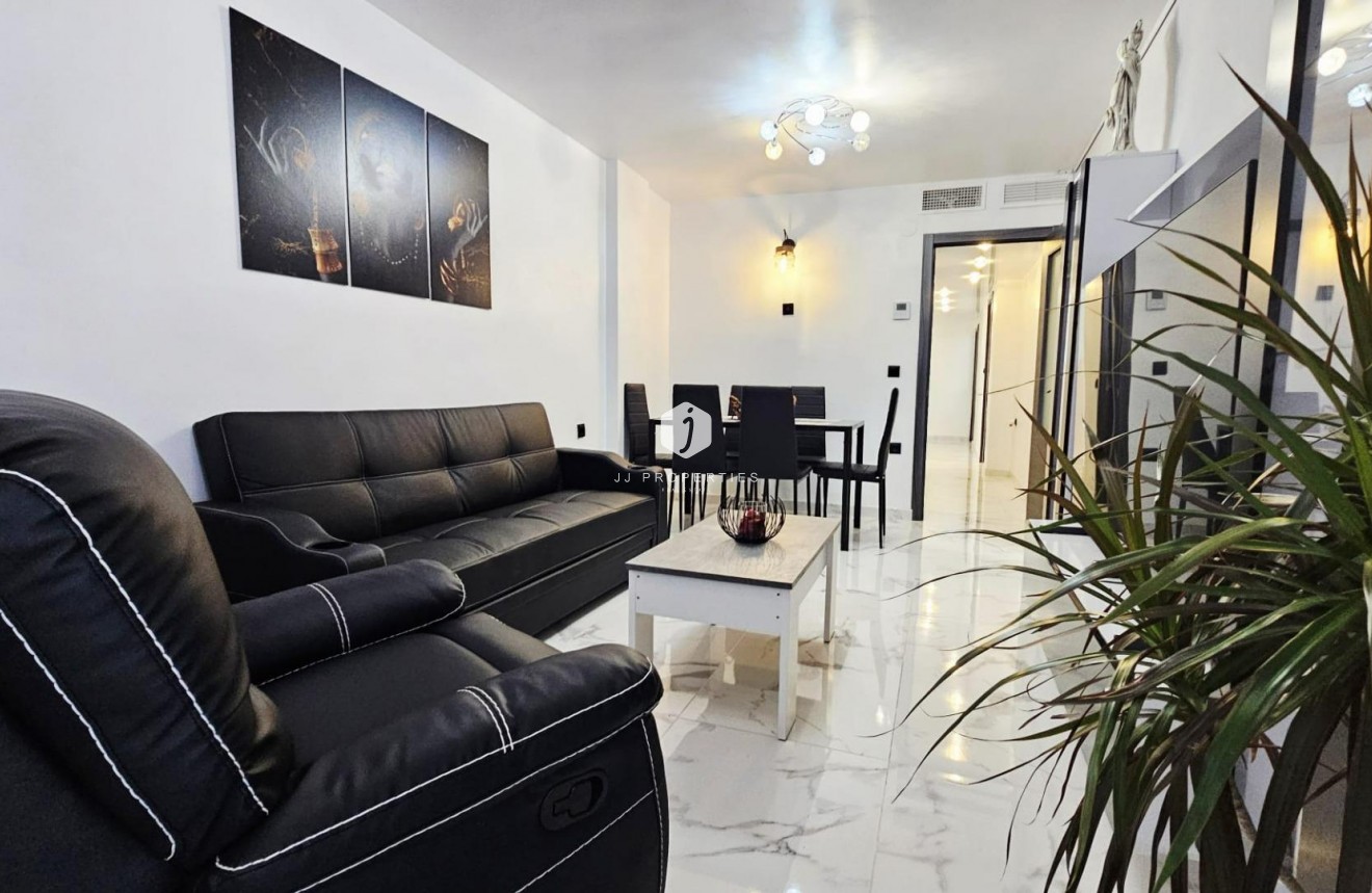 Tweedehands - Appartement / flat -
Torrevieja - Acequion
