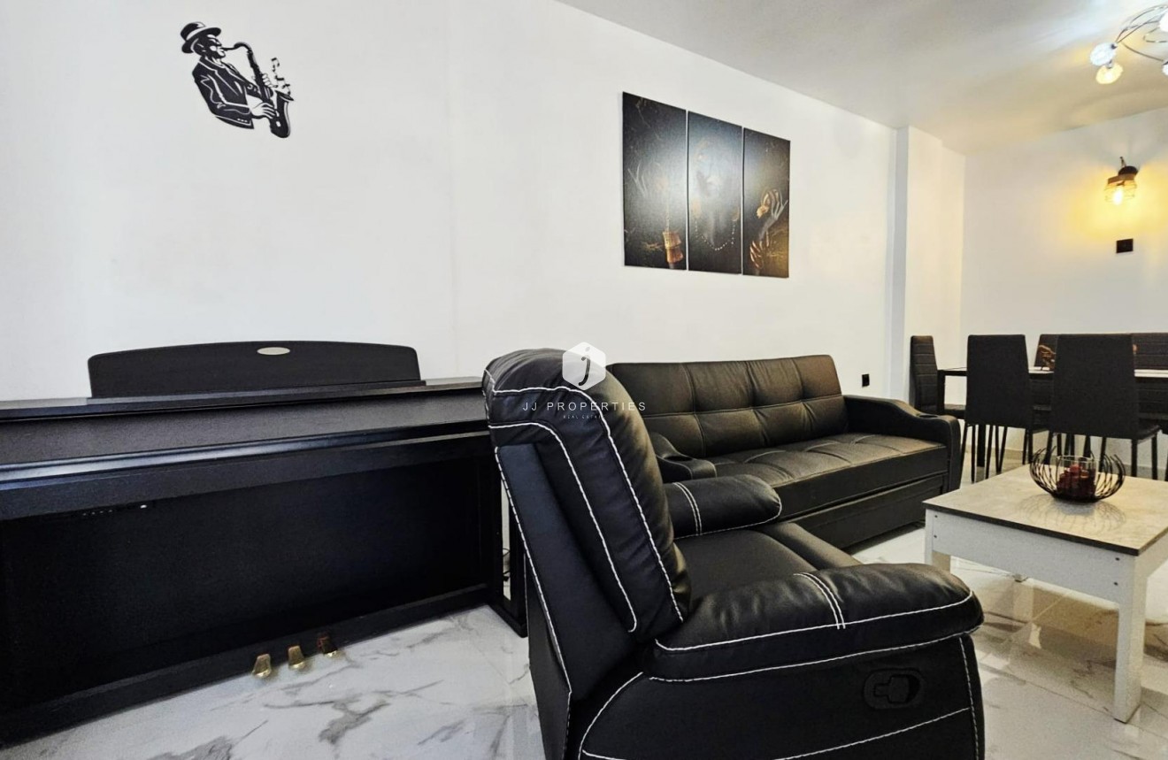 Tweedehands - Appartement / flat -
Torrevieja - Acequion