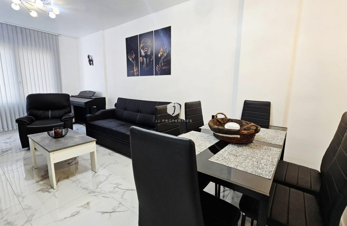 Tweedehands - Appartement / flat -
Torrevieja - Acequion