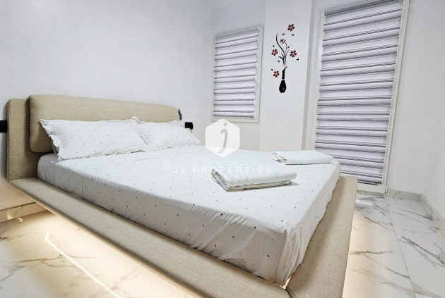 Tweedehands - Appartement / flat -
Torrevieja - Acequion
