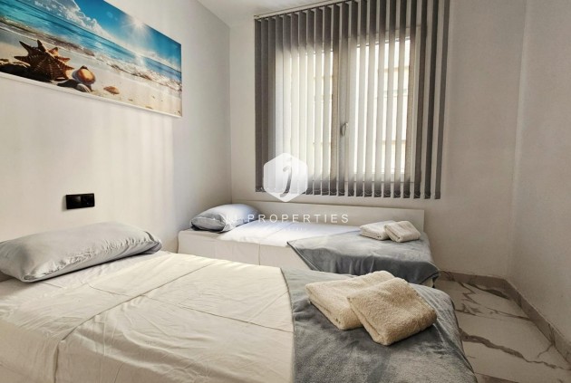 Tweedehands - Appartement / flat -
Torrevieja - Acequion