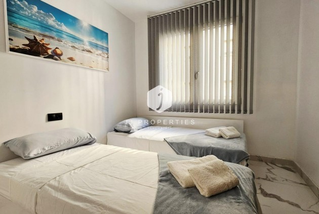 Tweedehands - Appartement / flat -
Torrevieja - Acequion