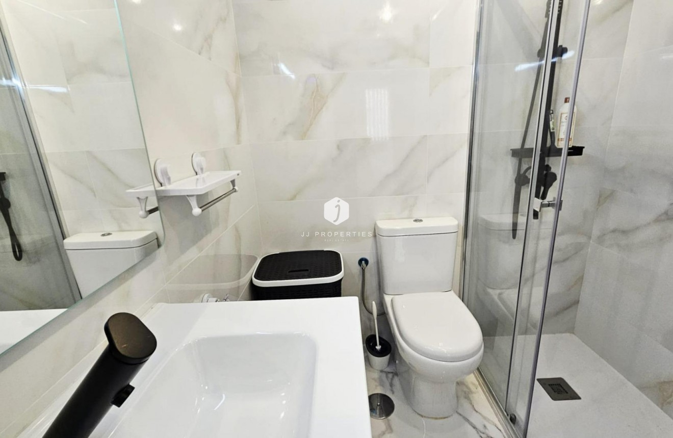 Tweedehands - Appartement / flat -
Torrevieja - Acequion