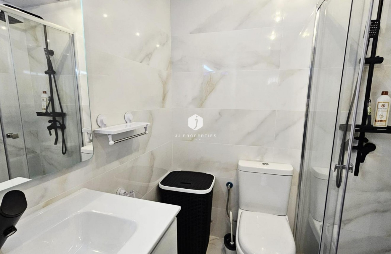 Tweedehands - Appartement / flat -
Torrevieja - Acequion