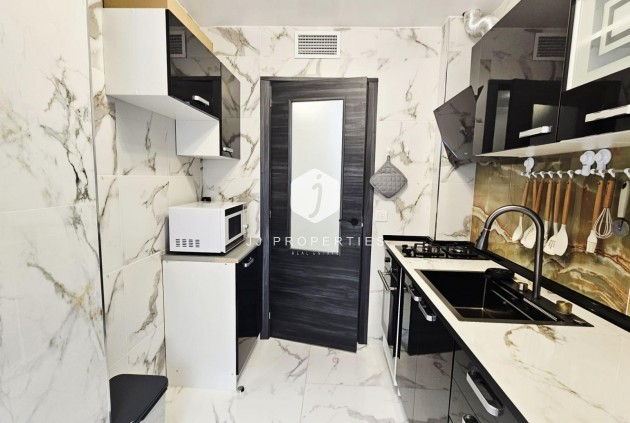 Tweedehands - Appartement / flat -
Torrevieja - Acequion