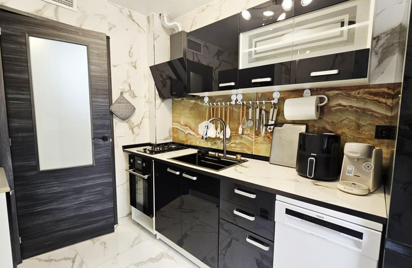 Tweedehands - Appartement / flat -
Torrevieja - Acequion