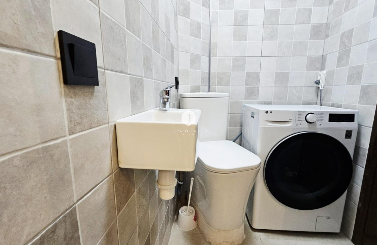 Tweedehands - Appartement / flat -
Torrevieja - Acequion