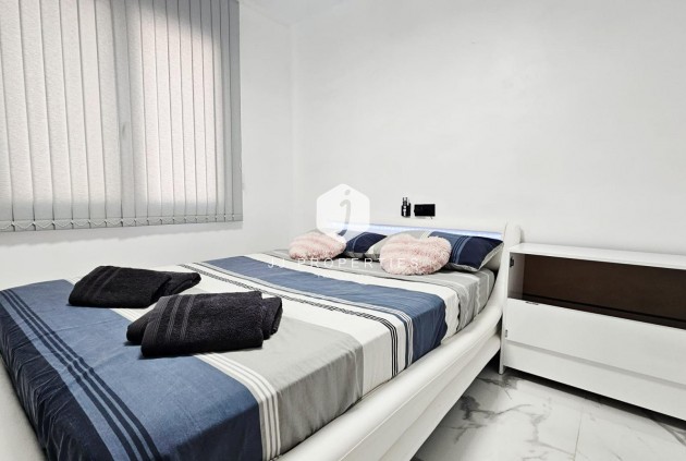 Tweedehands - Appartement / flat -
Torrevieja - Acequion