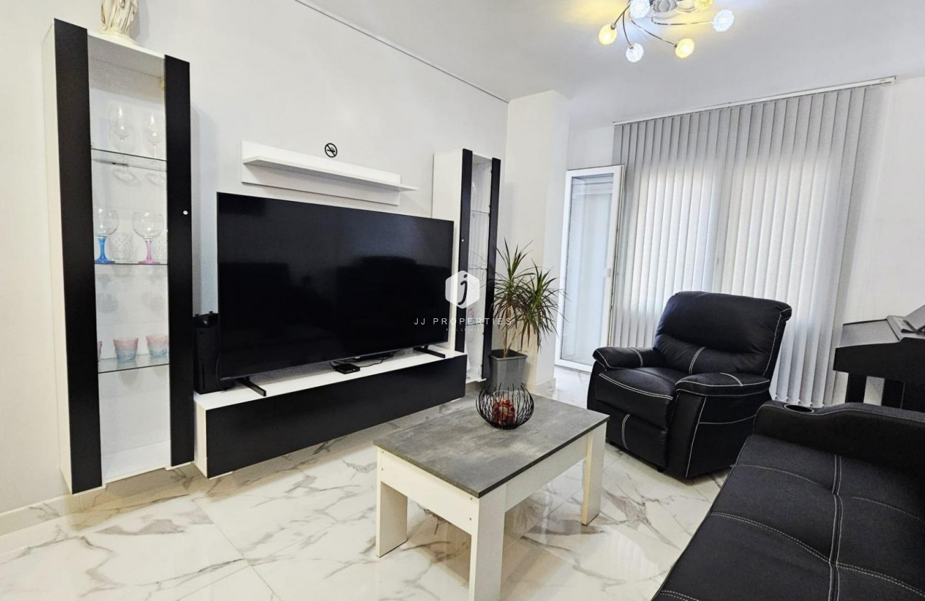 Tweedehands - Appartement / flat -
Torrevieja - Acequion
