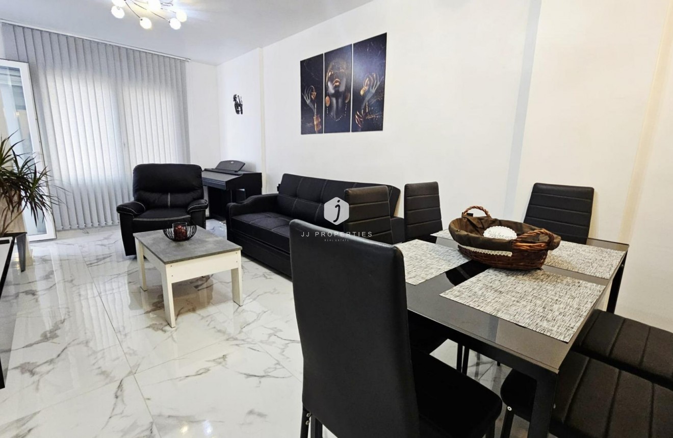 Tweedehands - Appartement / flat -
Torrevieja - Acequion