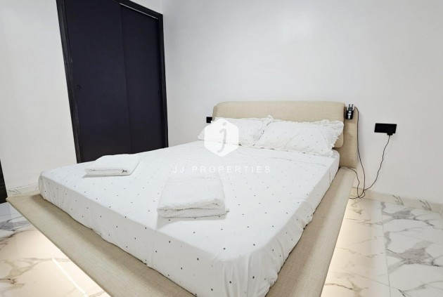 Tweedehands - Appartement / flat -
Torrevieja - Acequion