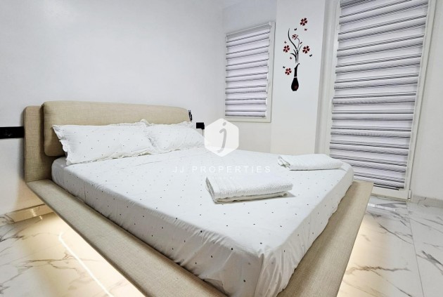 Tweedehands - Appartement / flat -
Torrevieja - Acequion