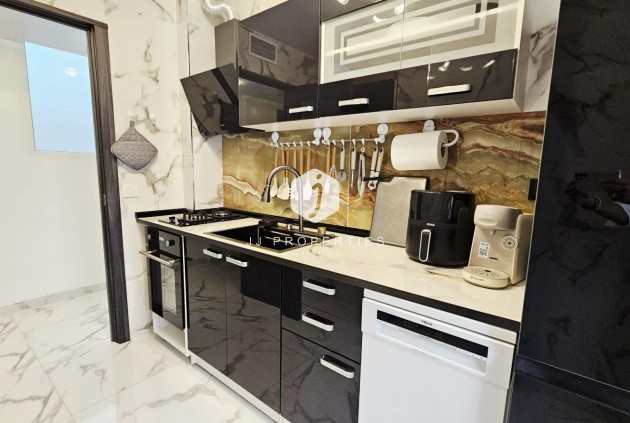 Tweedehands - Appartement / flat -
Torrevieja - Acequion