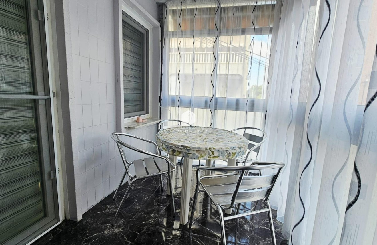 Tweedehands - Appartement / flat -
Torrevieja - Acequion