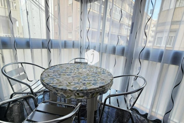 Tweedehands - Appartement / flat -
Torrevieja - Acequion