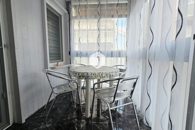 Tweedehands - Appartement / flat -
Torrevieja - Acequion