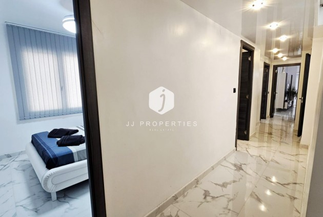 Tweedehands - Appartement / flat -
Torrevieja - Acequion