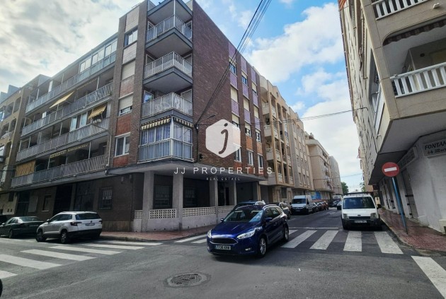 Tweedehands - Appartement / flat -
Torrevieja - Acequion