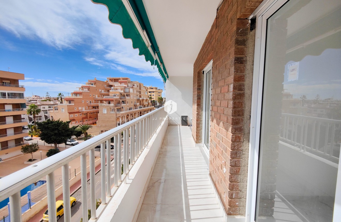 Tweedehands - Appartement / flat -
Torrevieja - Costa Blanca