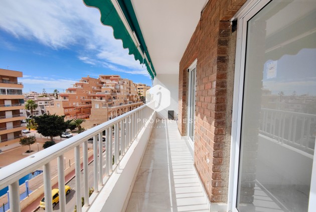 Tweedehands - Appartement / flat -
Torrevieja - Costa Blanca