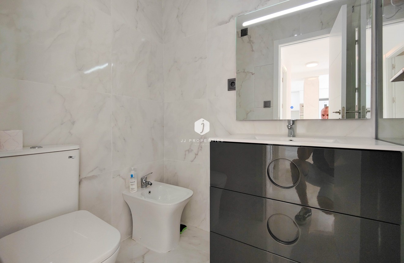 Tweedehands - Appartement / flat -
Torrevieja - Costa Blanca