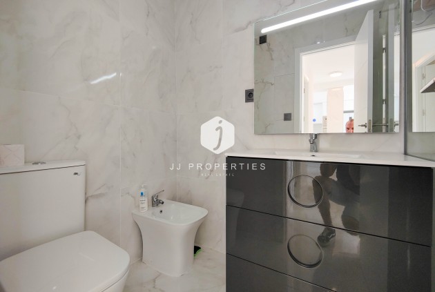 Tweedehands - Appartement / flat -
Torrevieja - Costa Blanca